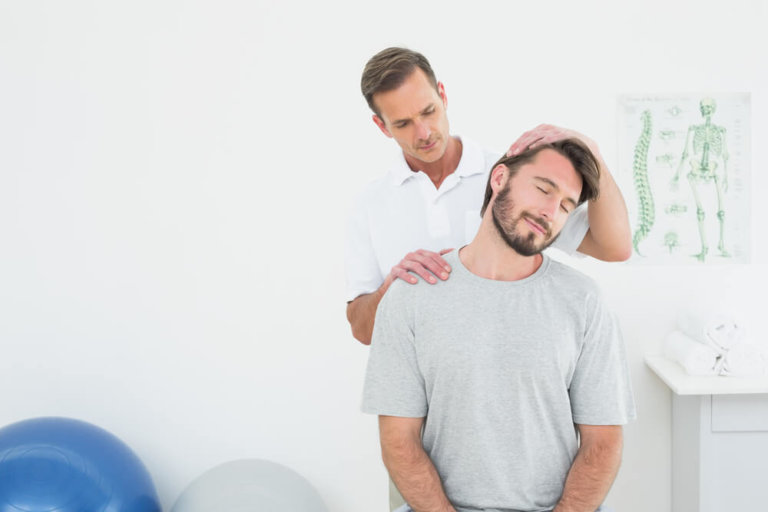man visiting chiropractor