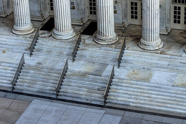 columns at courthouse